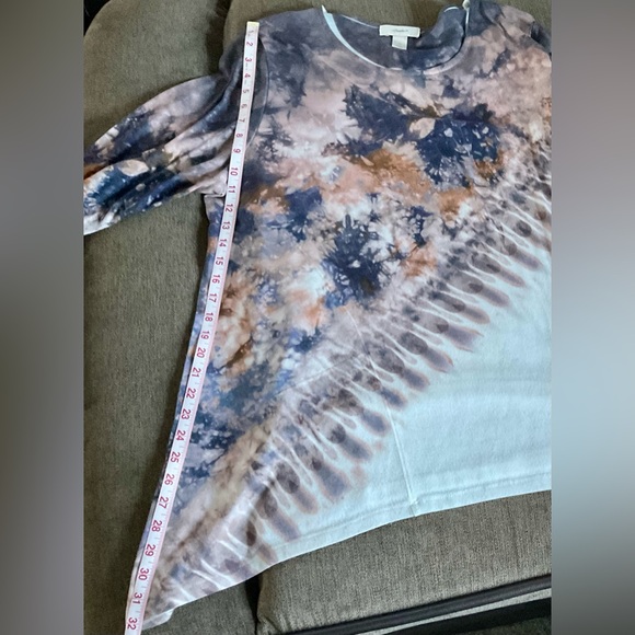 CJ Banks Graphic Tunic - Picture 2 of 5